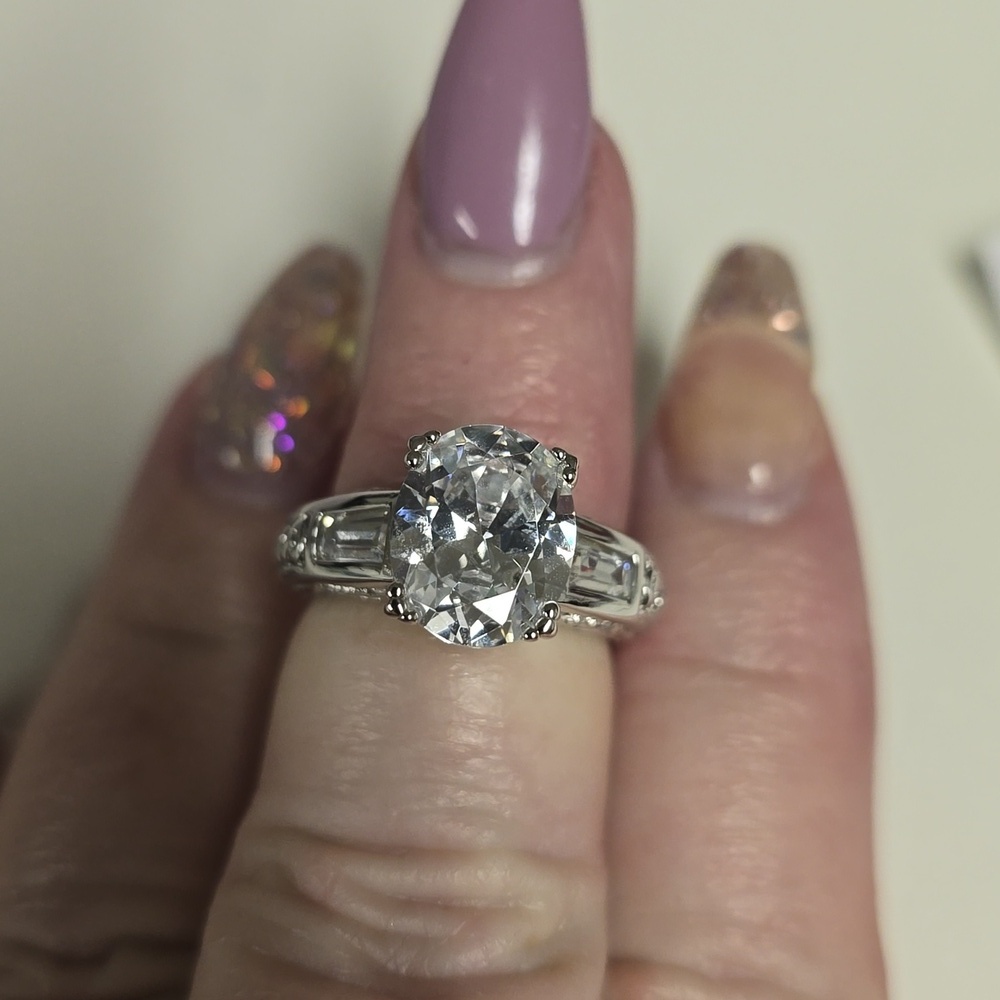 🆕️ Size 5.50 Sterling 925 CZ Ring with Large Clear Stone and Baguettes